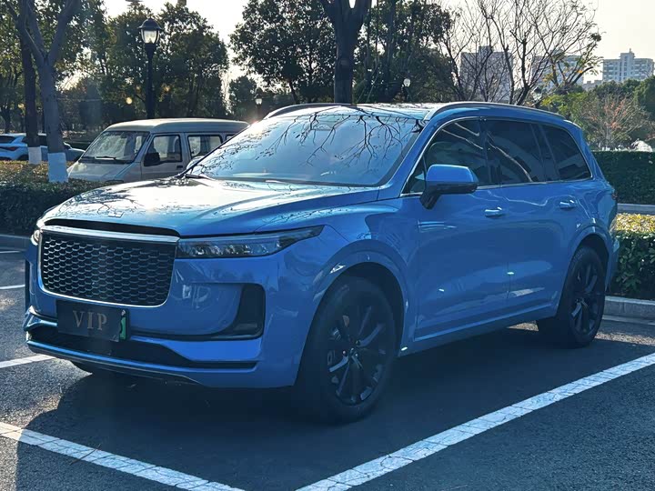 Фото 1 - LiXiang One