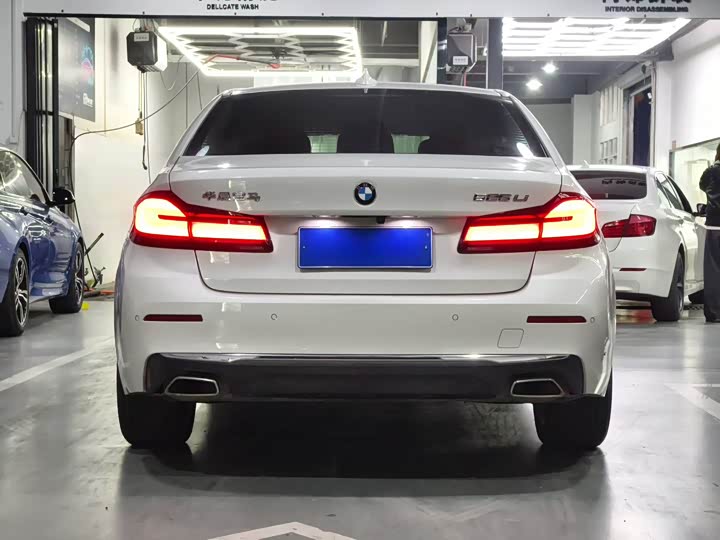 Фото 3 - BMW 5 Series