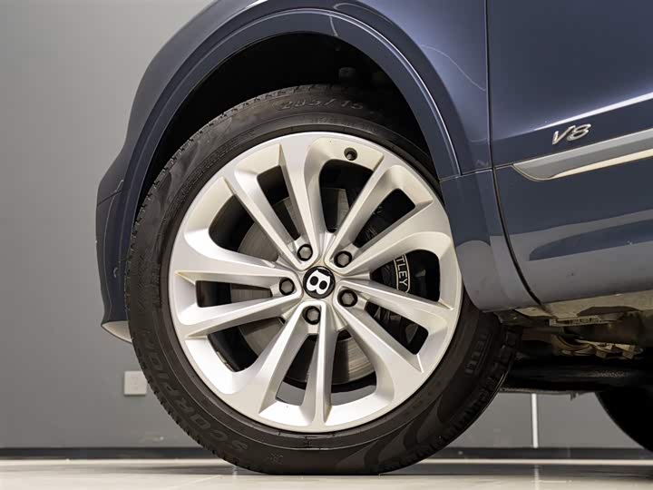 Фото 6 - Bentley Bentayga