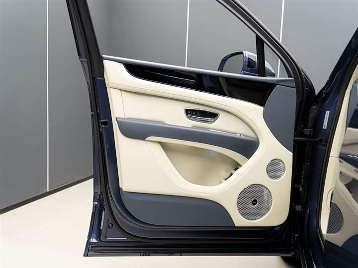 Фото 7 - Bentley Bentayga