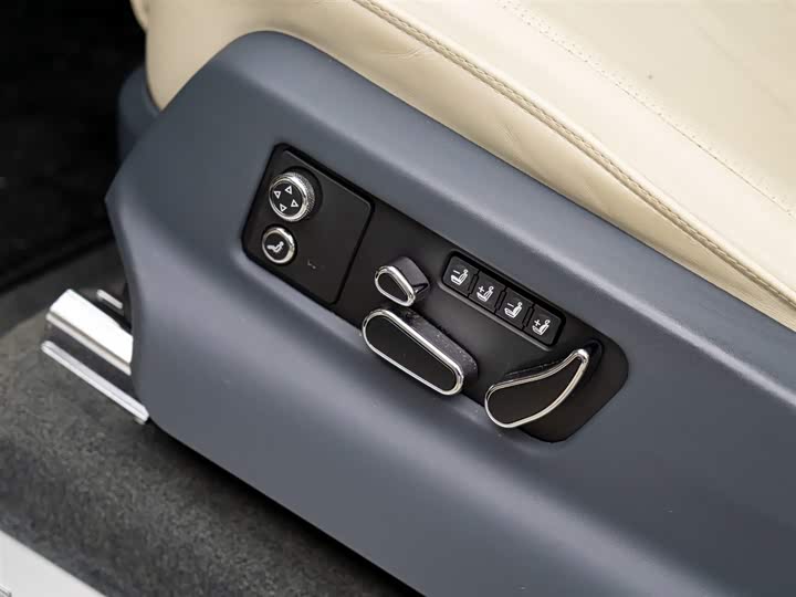 Фото 9 - Bentley Bentayga