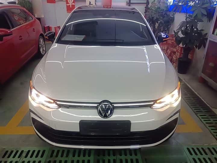 Фото 3 - Volkswagen Golf