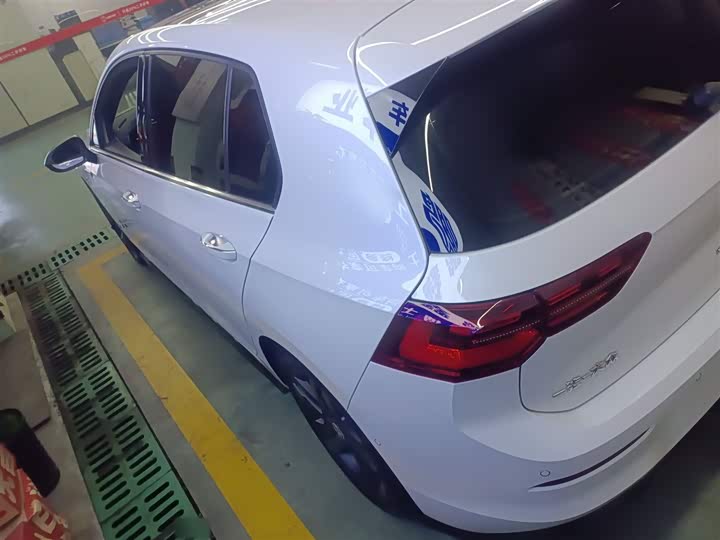 Фото 5 - Volkswagen Golf