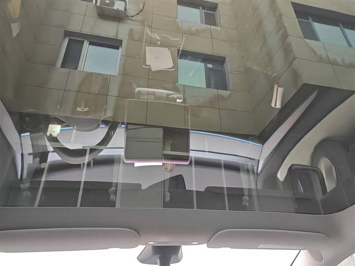 Фото 9 - Tesla Model Y