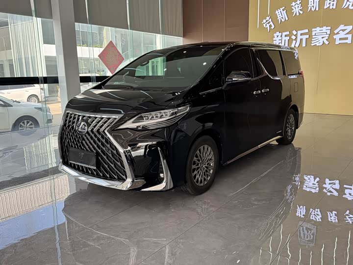 Фото 1 - Lexus LM