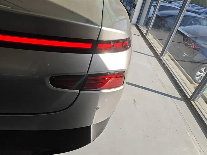 Фото 8 - XPeng P7