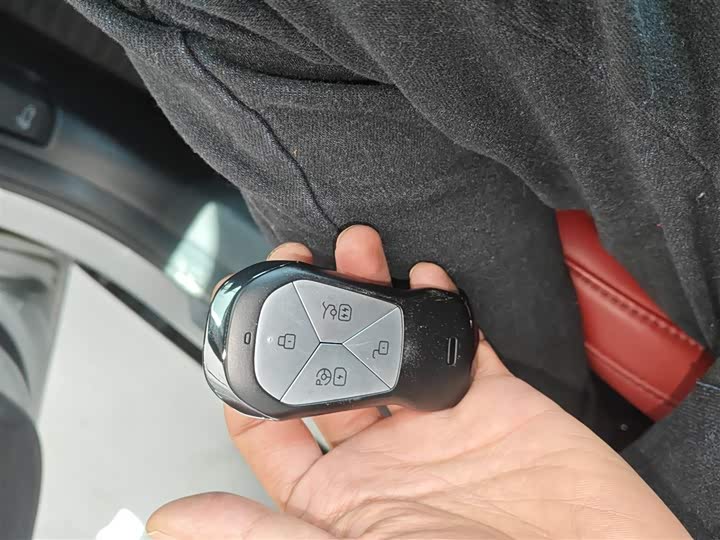 Фото 9 - XPeng P7