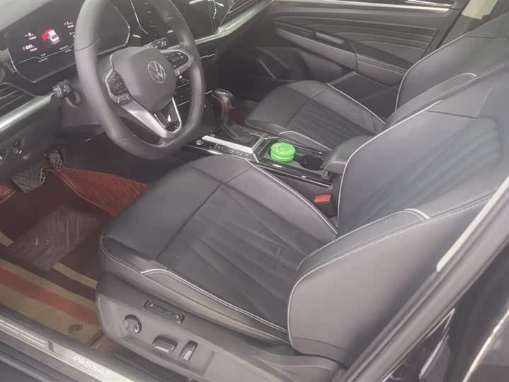 Фото 9 - Volkswagen Passat