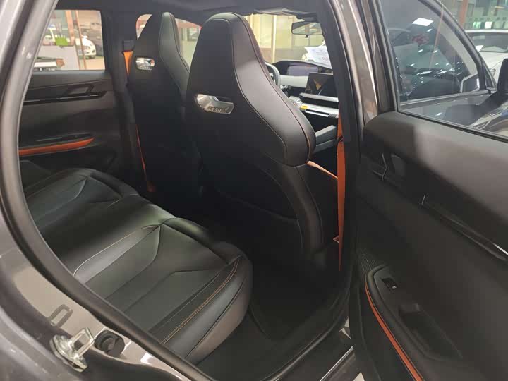 Фото 8 - Changan UNI-V