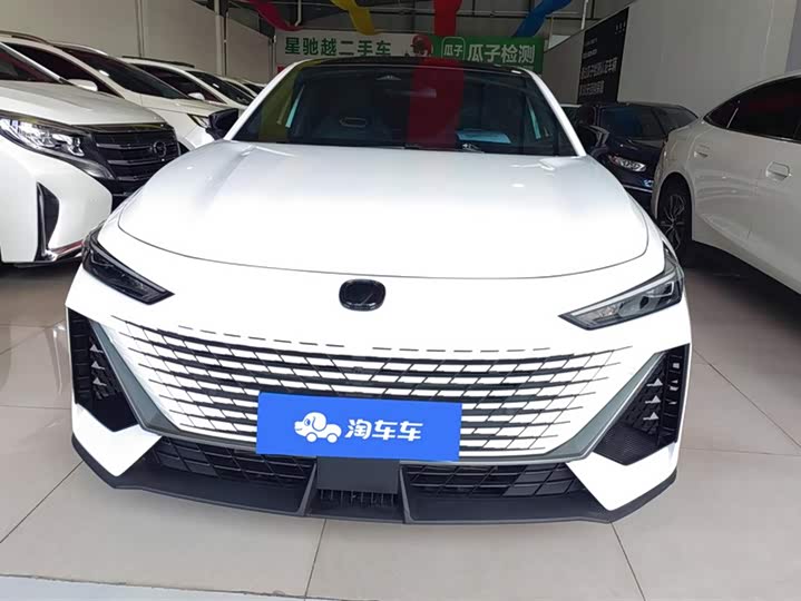 Фото 2 - Changan UNI-V