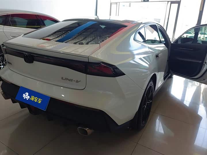 Фото 3 - Changan UNI-V