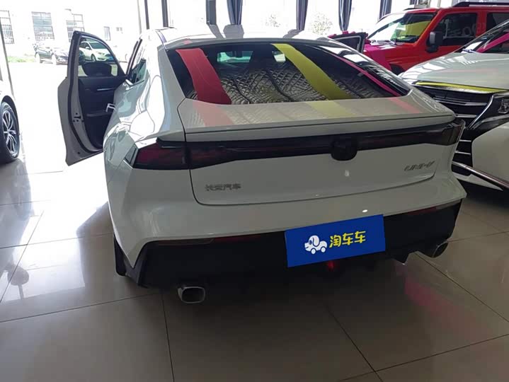 Фото 4 - Changan UNI-V