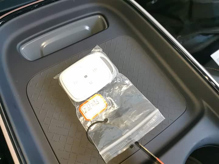 Фото 9 - BAIC Arcfox T1