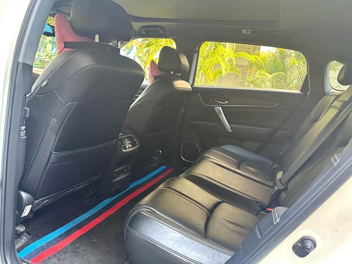 Фото 6 - Honda UR-V