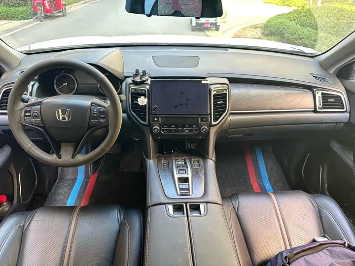 Фото 7 - Honda UR-V