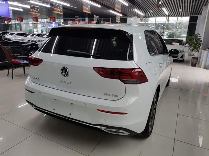 Фото 7 - Volkswagen Golf