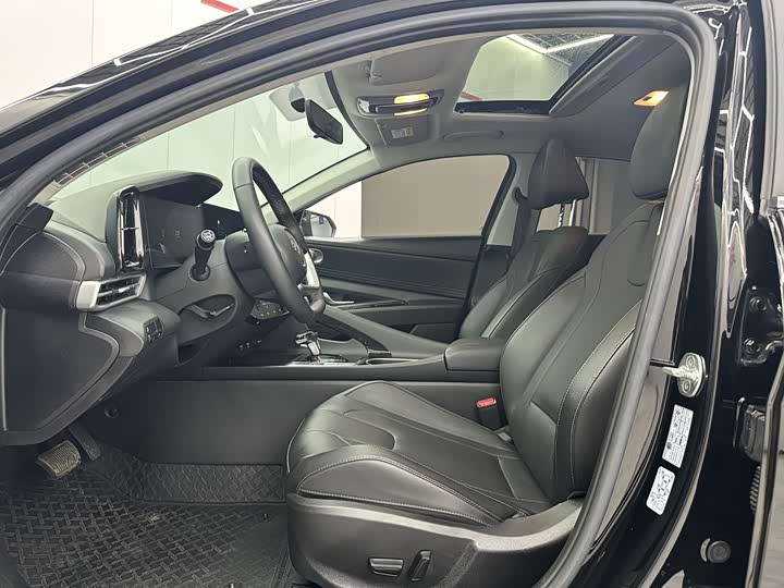 Фото 4 - Hyundai Elantra N line