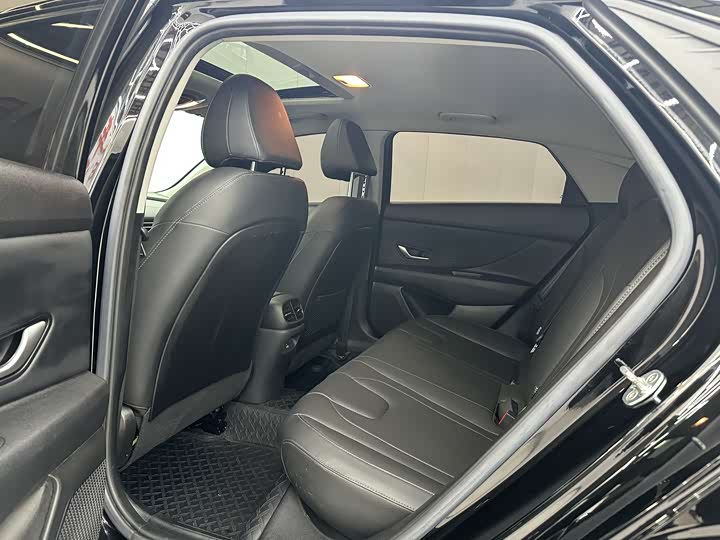 Фото 5 - Hyundai Elantra N line