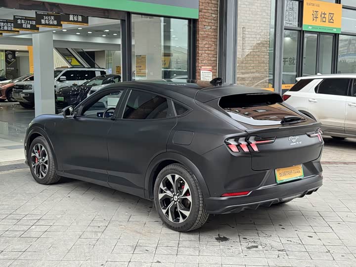 Фото 6 - Ford Mustang Mach-E