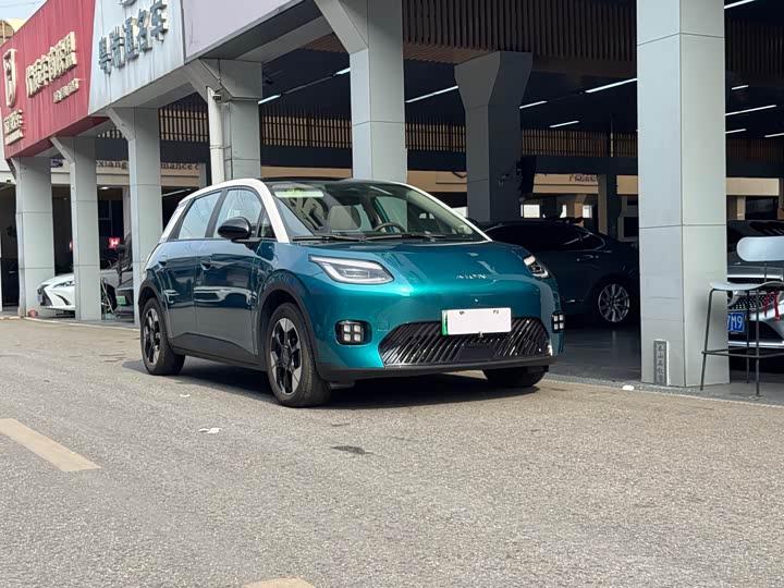 Фото 3 - GAC Aion UT