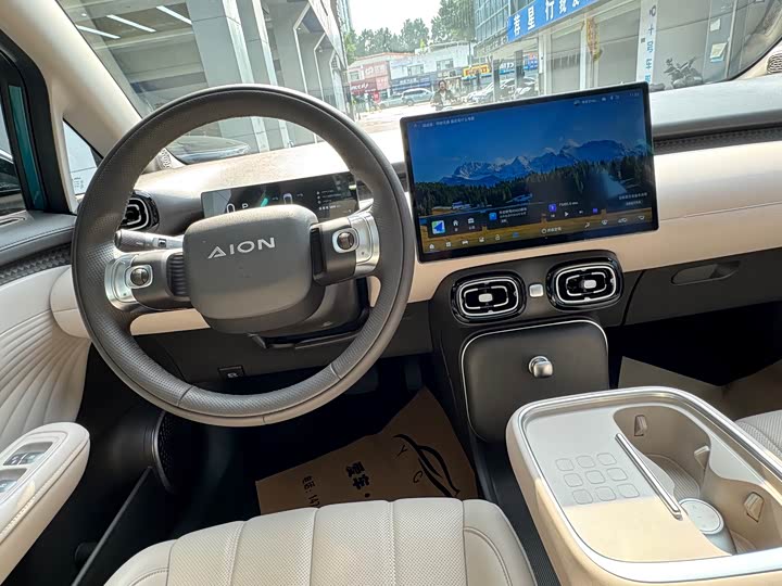 Фото 4 - GAC Aion UT