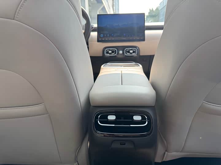 Фото 6 - GAC Aion UT