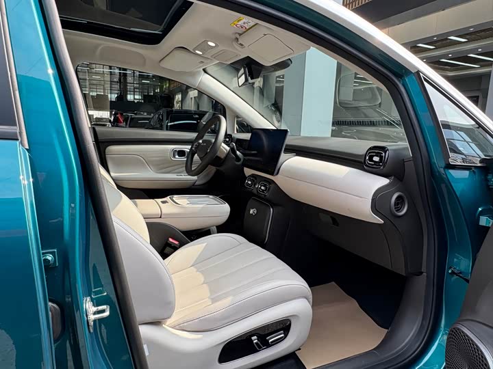 Фото 9 - GAC Aion UT