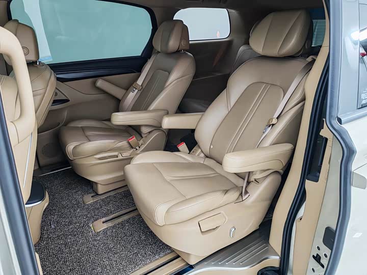 Фото 6 - Buick GL8 ES