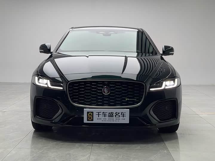 Фото 2 - Jaguar XF L