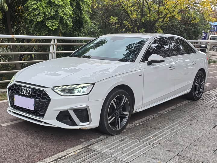 Фото 1 - Audi A4L