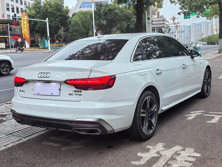 Фото 7 - Audi A4L