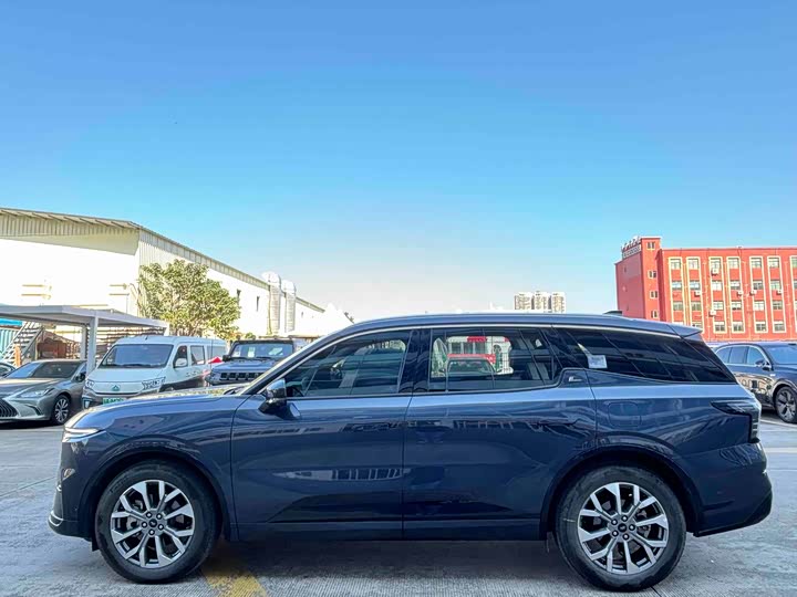 Фото 8 - Ford Edge