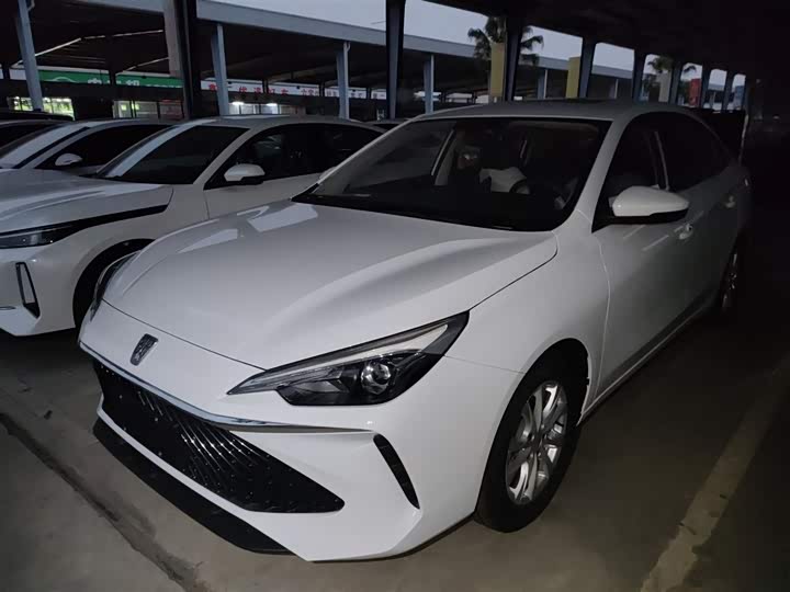 Фото 2 - Roewe i5