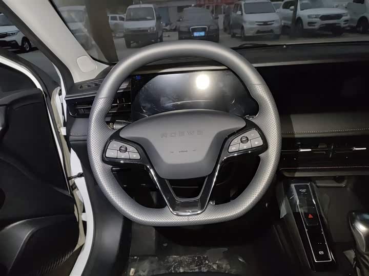 Фото 3 - Roewe i5