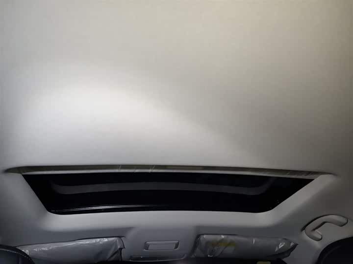 Фото 8 - Roewe i5