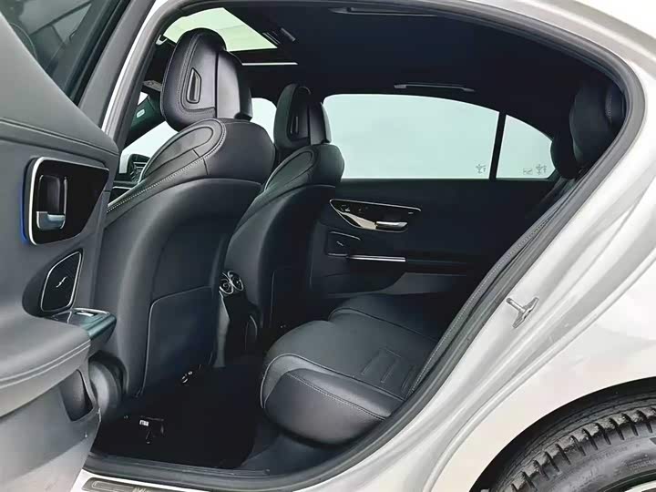 Фото 4 - Mercedes-Benz C-Class