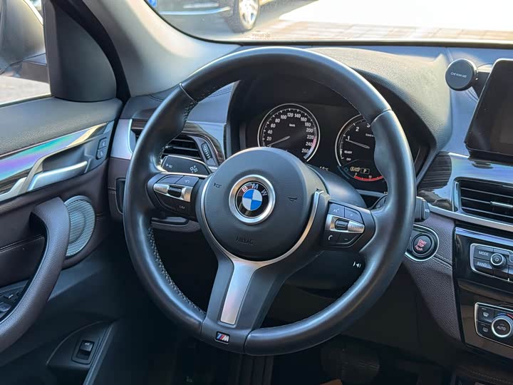 Фото 6 - BMW X1