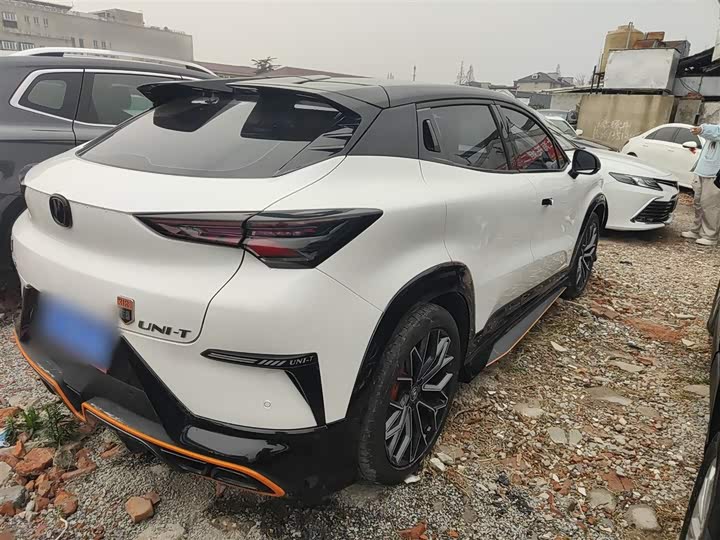 Фото 6 - Changan UNI-T