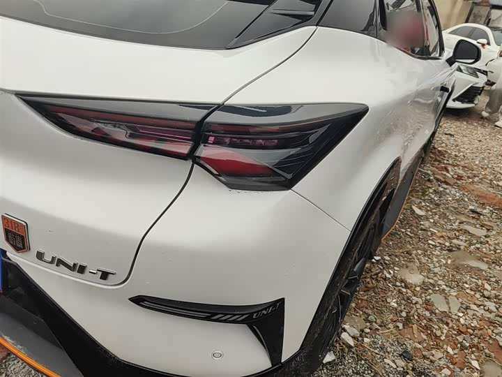 Фото 7 - Changan UNI-T