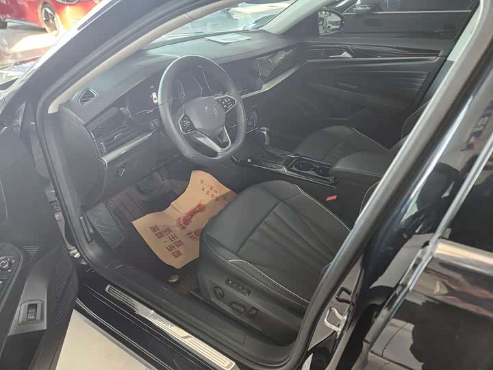 Фото 2 - Volkswagen Passat