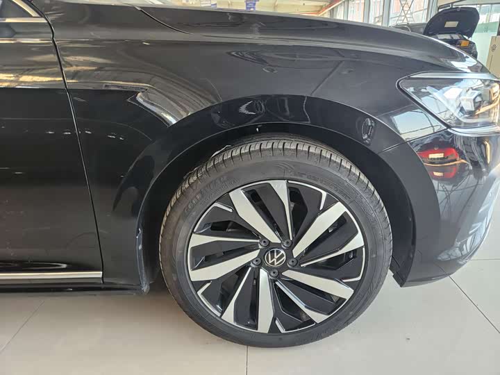 Фото 7 - Volkswagen Passat