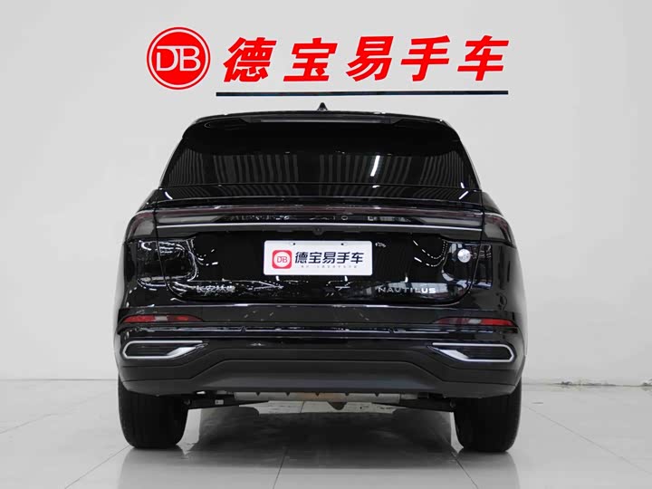 Фото 4 - Lincoln Nautilus