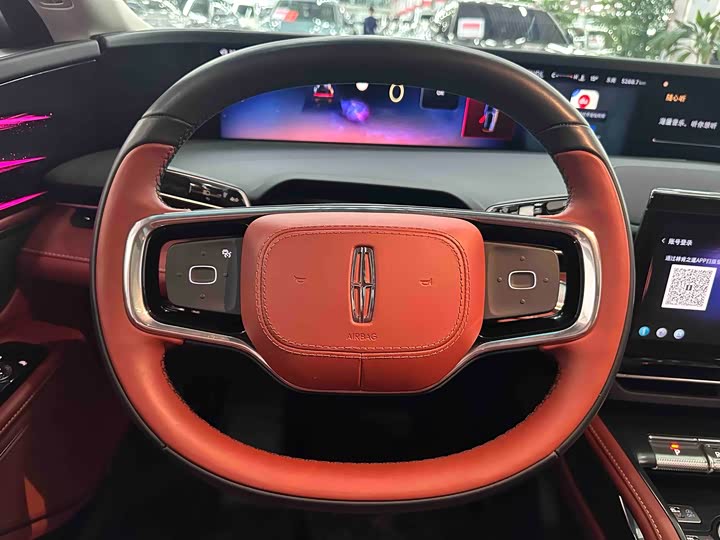 Фото 8 - Lincoln Nautilus