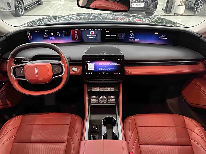 Фото 9 - Lincoln Nautilus