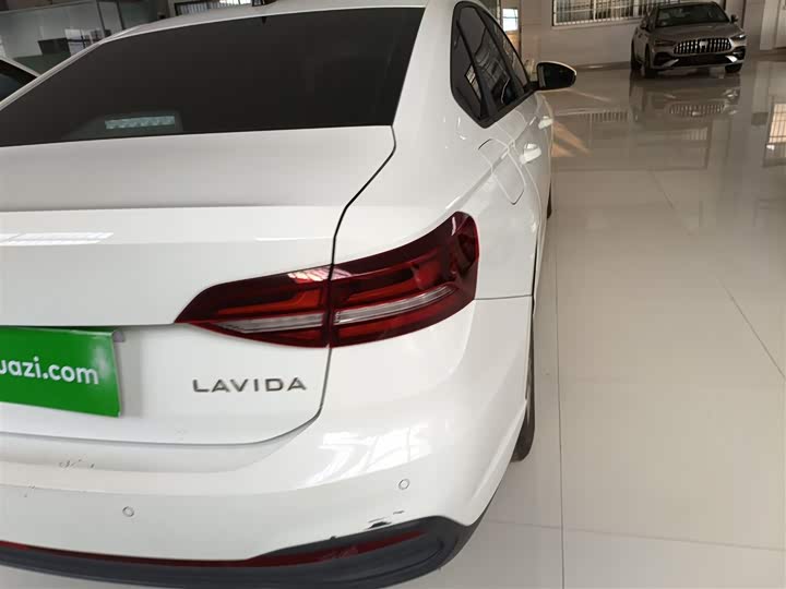 Фото 8 - Volkswagen Lavida