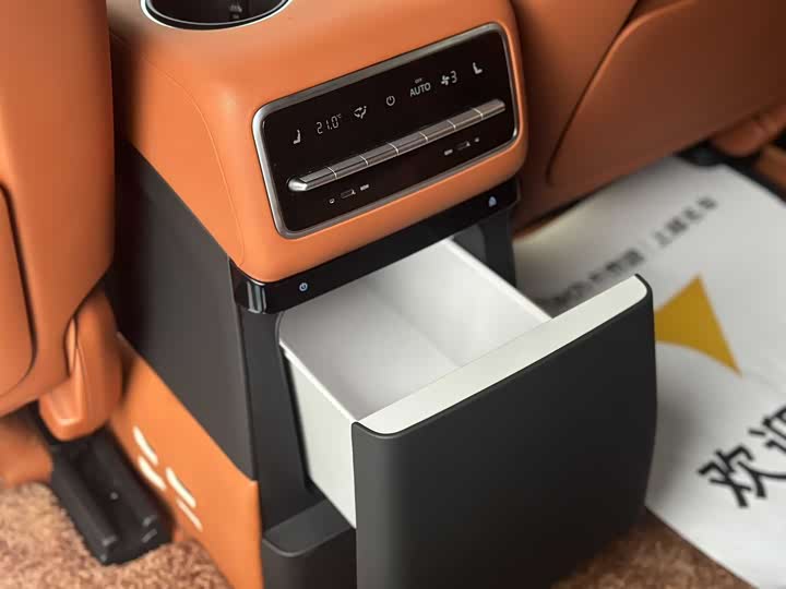 Фото 9 - LiXiang L9