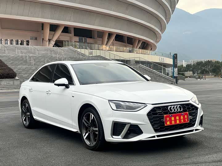 Фото 3 - Audi A4L