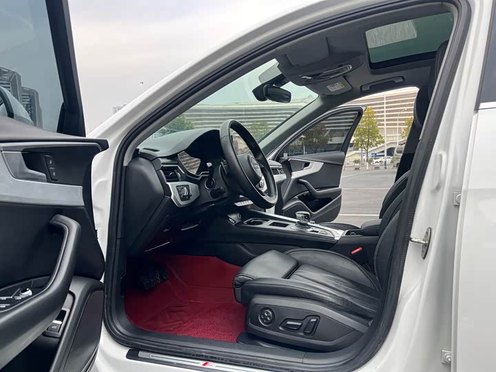 Фото 4 - Audi A4L