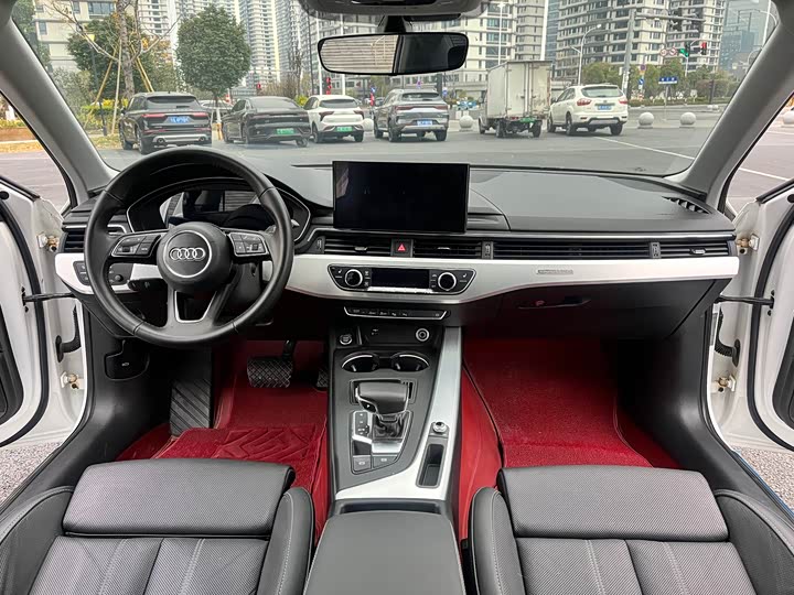 Фото 5 - Audi A4L