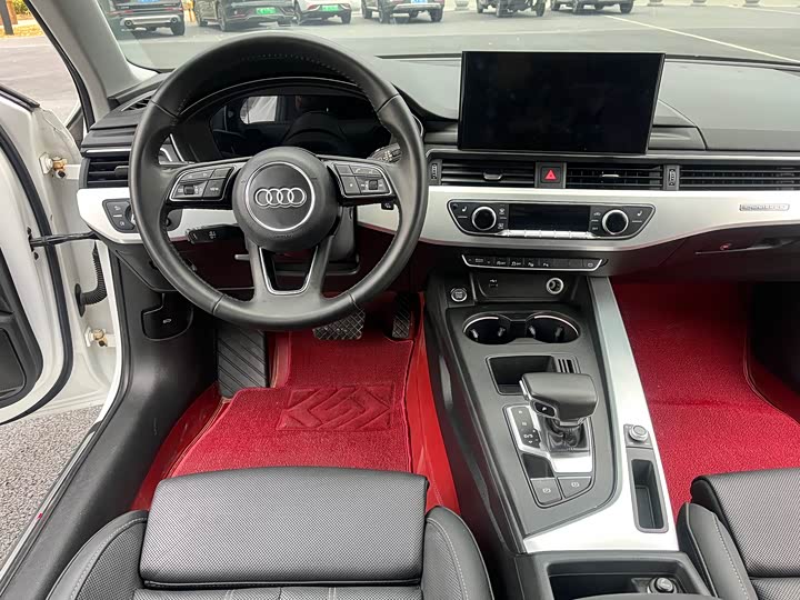 Фото 6 - Audi A4L